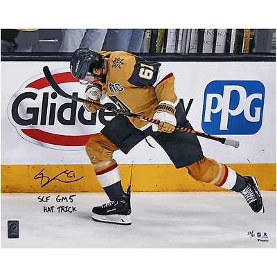 Photographie autographiée de 16" x 20" de Mark Stone Vegas Golden Knights célébrant le tour du chapeau de la finale de la Coupe Stanley avec l'inscription "SCF GM 5 Hat Trick" - Édition limitée à 61 exemplaires