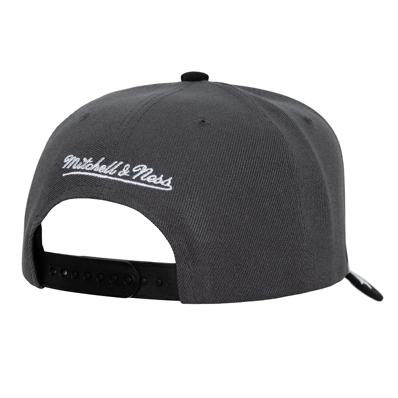 Men's Mitchell & Ness Gray/Black Vegas Golden Knights Underarch Two-Tone Pro Crown Snapback Hat