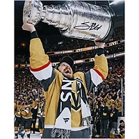 Photographie autographiée de 16" x 20" de Shea Theodore Vegas Golden Knights, champion de la Coupe Stanley 2023