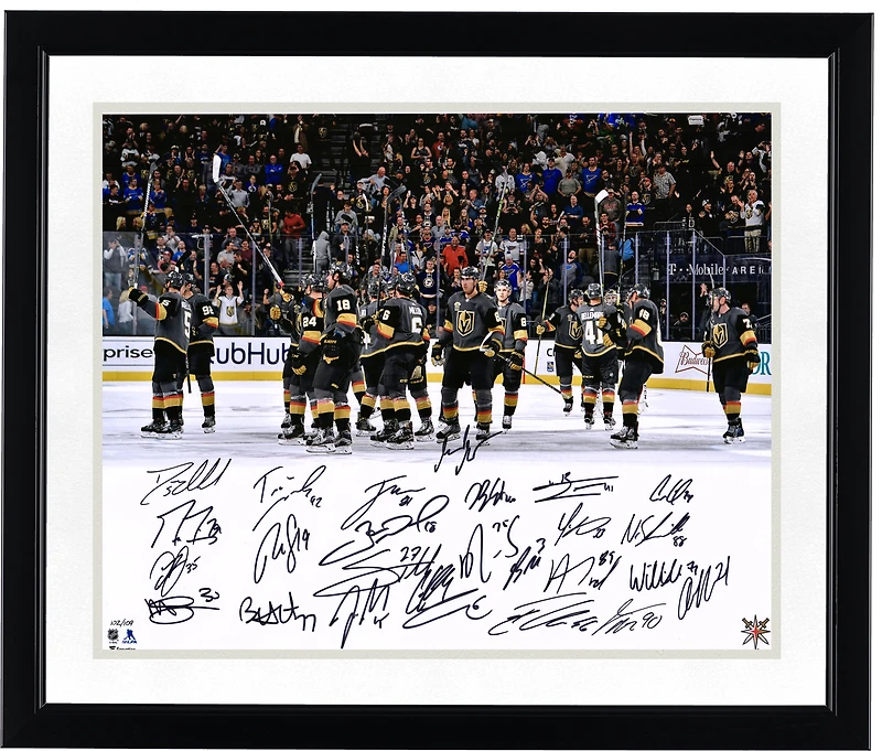 Photo autographiée 16" x 20" des Golden Knights de Vegas, champions de la Conférence Ouest 2018, avec 26 signatures.
