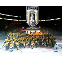Photographie non signée de la bannière levée des Golden Knights Vegas