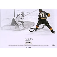 Photo dédicacée de William Karlsson, joueur des Golden Knights de Vegas (16 po x 20 po), prise en plein écran, le but entre les jambes.