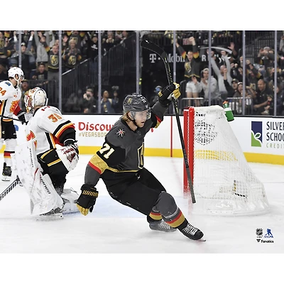 Photographie non signée de célébration but des Vegas Golden Knights par William Karlsson