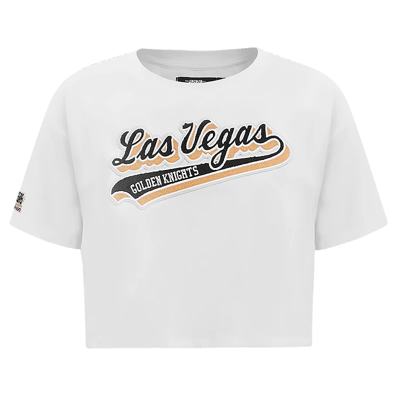 T-shirt court Pro Standard White Vegas Golden Knights Boxy Script Tail pour femmes