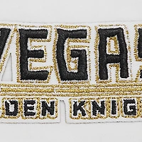 T-shirt court Pro Standard White Vegas Golden Knights Boxy Script Tail pour femmes