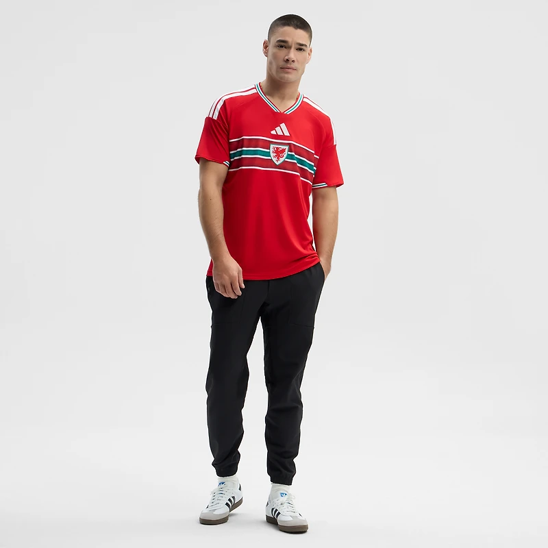 Maillot domicile réplique adidas rouge de l'équipe nationale du Pays Galles pour la Coupe Monde FIFA 2026