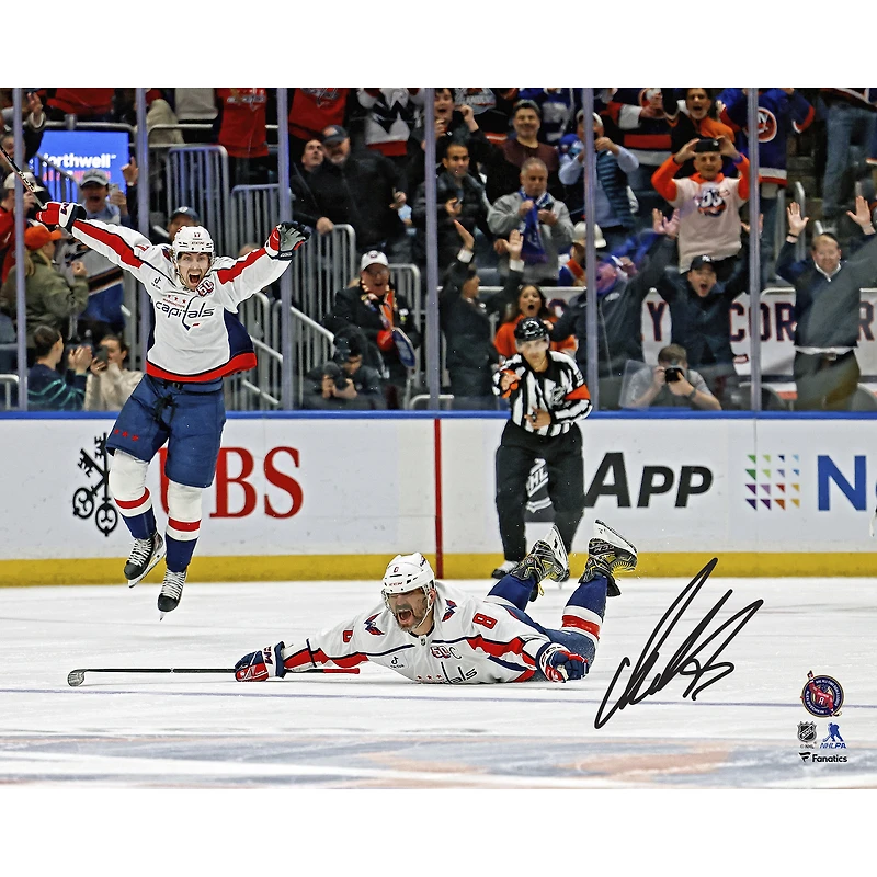 Photographie autographiée d'Alexander Ovechkin des Capitals de Washington, 16" x 20", pour célébrer son 895e but