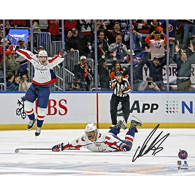 Photographie autographiée d'Alexander Ovechkin des Capitals de Washington, 16" x 20", pour célébrer son 895e but