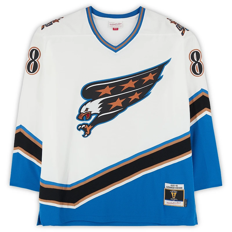 Maillot réplique autographié Mitchell & Ness blanc 2005-06 des Capitals de Washington par Alexander Ovechkin