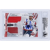 Alexander Ovechkin Washington Capitals Autographié 2021-22 Upper Deck SP Games Utilisé '21 Bannière de la Conférence Est Année Maillot Rouge Reliques de Bannière Rouge/Grise #BYA-AO Beckett Fanatics Témoin Authentifié 10 Carte