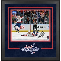 Photographie encadrée de luxe autographiée par Alexander Ovechkin, 16" x 20" des Capitals de Washington, célébrant son 895e but