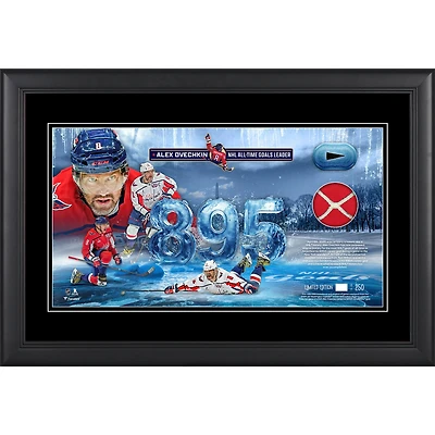 Collage encadré de 25,4 x 45,7 cm du 895e but des Capitals de Washington par Alexander Ovechkin, avec un morceau de filet utilisé lors du match du 895e but et une rondelle de la saison 2024-25 - Édition limitée à 250 exemplaires