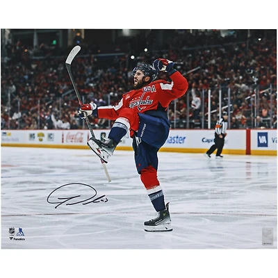 V106832 Casquettes Tom Wilson Washington Capitals Autographié 16" x 20" Maillot Rouge Célébration Photographie 43 Tom Wilson AUT 16x20 PHOTO 45646 AUTPHO 16HKWI0021 #1