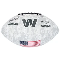 Ballon de football Wilson autographié par Deebo Samuel Sr, commandant de Washington, en hommage au service 2024