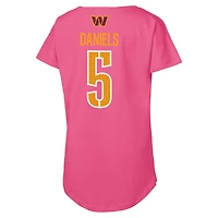 T-shirt rose Jayden Daniels avec nom et numéro de joueur des Washington Commanders