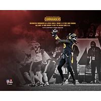 Photographie non signée de Jayden Daniels et Noah Brown, les Washington Commanders, qui ont remporté le match