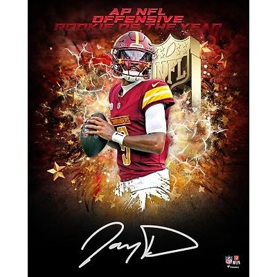 Photo autographiée de Jayden Daniels, des Washington Commanders, format 40 x 50 cm (16 x 20 pouces), élu meilleur rookie offensif de l'année 2024 de la NFL.