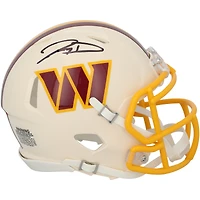 Casque Riddell Retro Speed ​​Mini autographié par Jayden Daniels, des Washington Commanders
