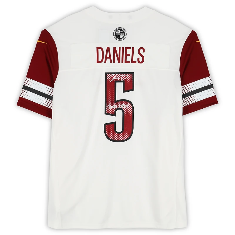 Maillot Nike Vapor F.U.S.E. blanc dédicacé par Jayden Daniels des Washington Commanders, avec l'inscription « 2024 OROY ».