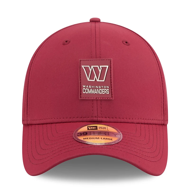 Men's New Era Burgundy Washington Commanders 2025 Sideline 39THIRTY Flex Hat