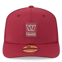 Casquette camionneur ajustable 9SEVENTY bordeaux New Era pour homme, Washington Commanders 2025 Sideline