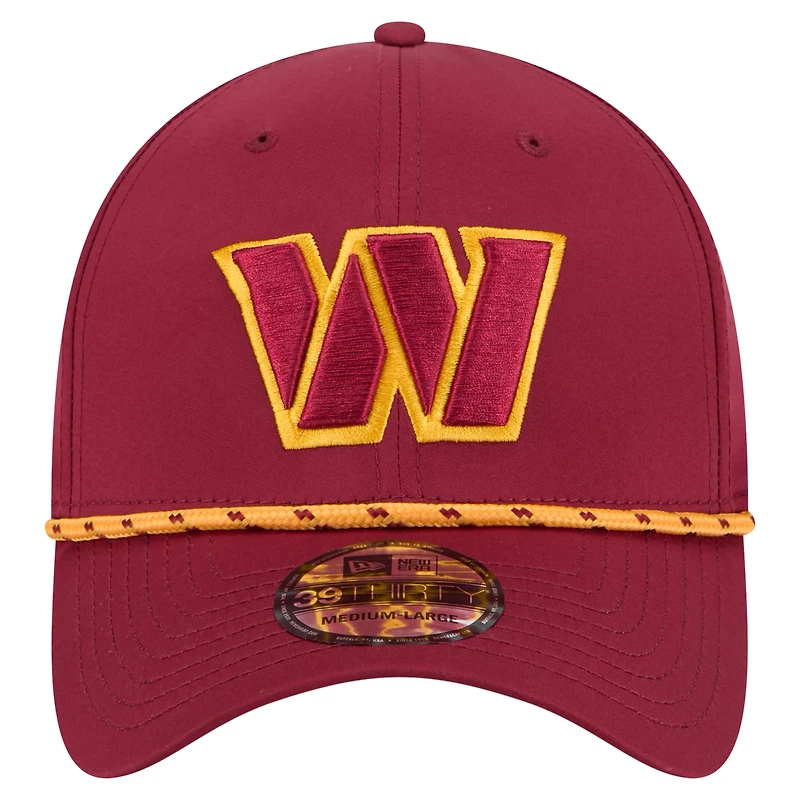 Casquette perforée 39THIRTY Flex bordeaux New Era pour homme des Washington Commanders