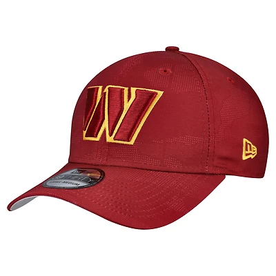 Men's New Era Burgundy Washington Commanders Tonal Camo 39THIRTY Stretch Fit Hat