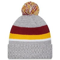 Bonnet en tricot à revers Washington Commanders New Era gris chiné pour hommes avec pompon
