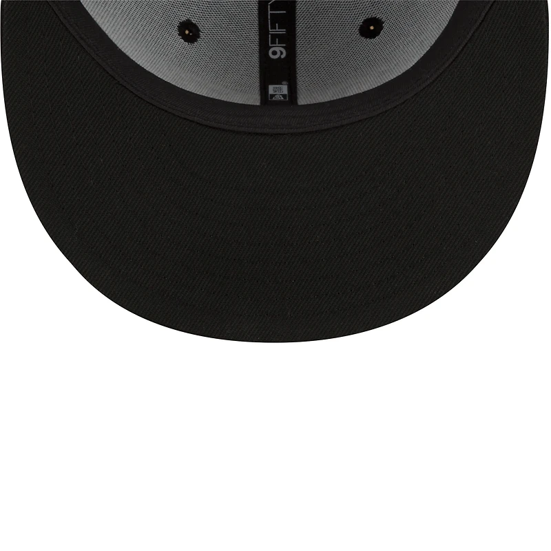 Men's New Era Washington Commanders Black On Black 9FIFTY Snapback Adjustable Hat