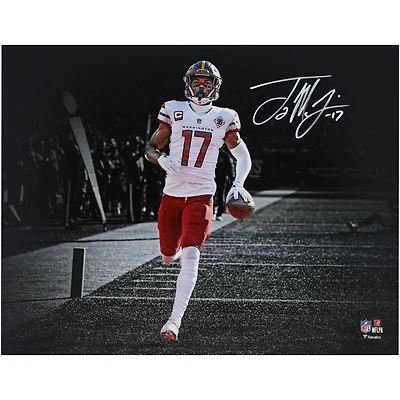 Photographie autographiée de 11"x 14" de Terry McLaurin, commandants de Washington