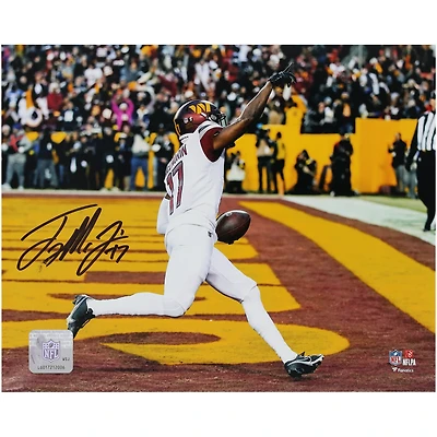 Terry McLaurin Washington Commanders Photographie dédicacée de touché 8" x 10"