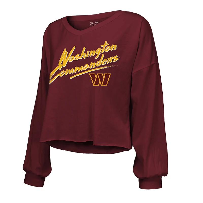 T-shirt court à manches longues et col en V décontracté pour femme Jayden Daniels de Majestic Threads, bordeaux, avec nom numéro des Washington Commanders, épaules dénudées inscription