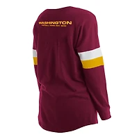 T-shirt à manches longues et col en V athlétique Washington Commanders New Era bourgogne grande taille pour femme