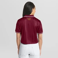 Polo court en jersey bordeaux Washington Commanders de la marque WEAR by Erin Andrews pour femmes