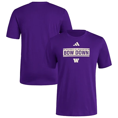 T-shirt d'avant-match adidas violet Washington Huskies pour homme, avec slogan de vestiaire