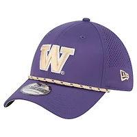 Casquette New Era 39THIRTY Flex violette Washington Huskies pour homme