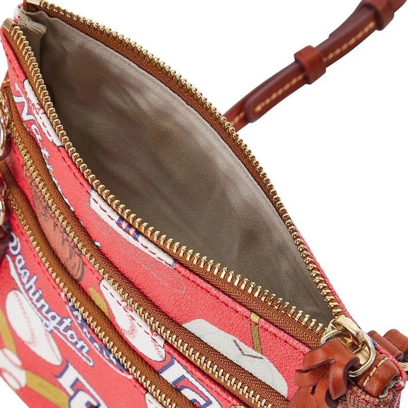Dooney & Bourke Washington Nationals Game Day Sac à bandoulière à triple fermeture éclair