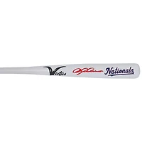 Bâton miniature Victus autographié par Dylan Crews, des Washington Nationals, avec identification de l'équipe.