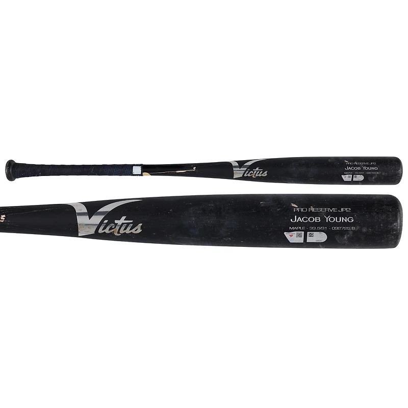 Batte cassée Black Victus de Jacob Young, utilisée par les Nationals de Washington lors du match contre les Braves d'Atlanta le 16 septembre 2025 - Premier match du programme double