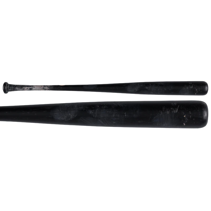 Bâton cassé Louisville Slugger noir utilisé par Jorge Alfaro, des Washington Nationals, lors du match contre les New York Mets le 19 septembre 2025.