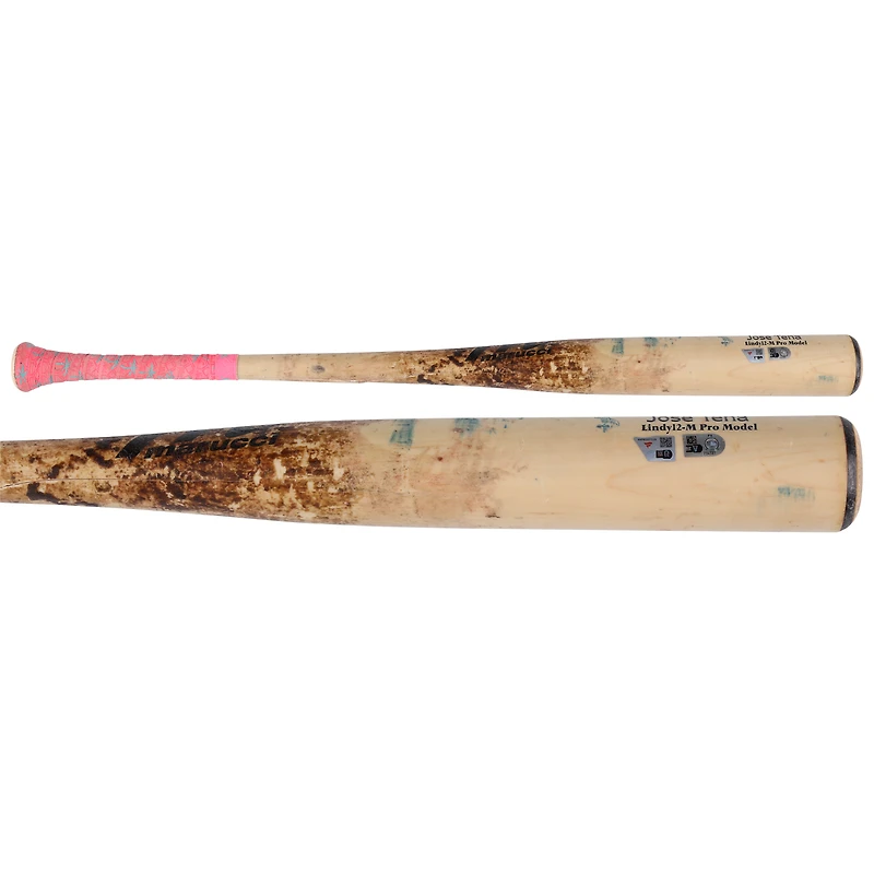 La batte cassée de José Tena, utilisée par Tan Marucci, des Nationals de Washington, contre les Guardians de Cleveland le 6 mai 2025 - Premier match du programme double