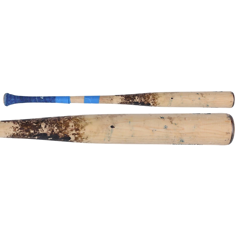 La batte cassée de Tan Marucci, utilisée par José Tena pour les Nationals de Washington, contre les Rockies du Colorado, le 19 avril 2025