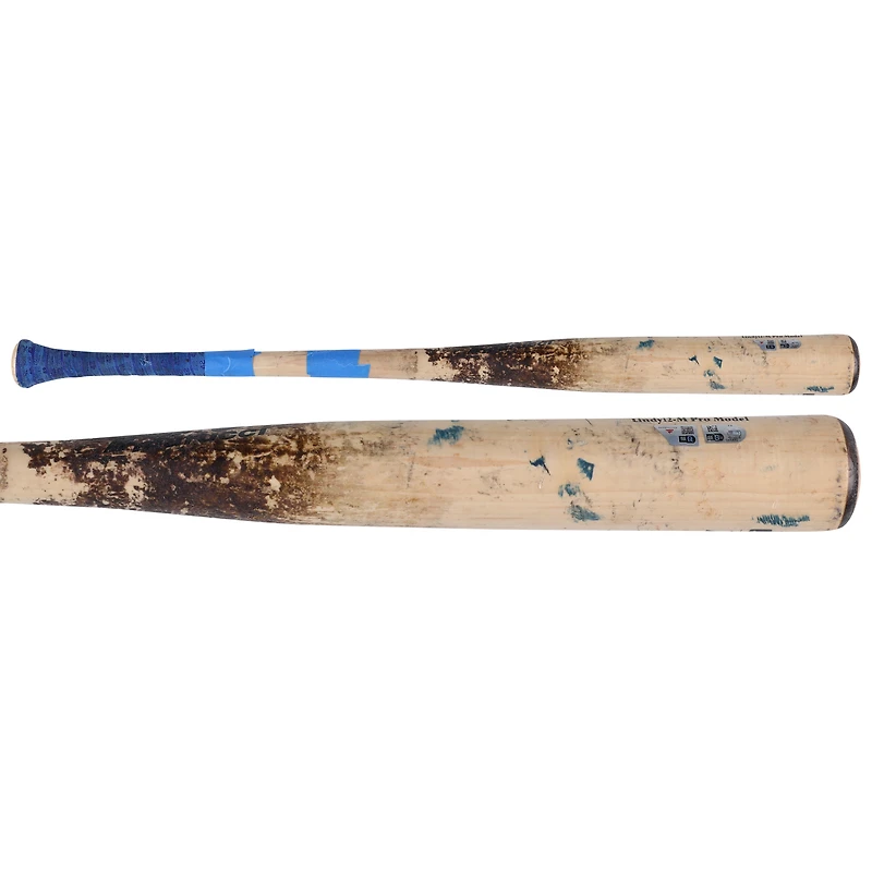 La batte cassée de Tan Marucci, utilisée par José Tena pour les Nationals de Washington, contre les Rockies du Colorado, le 19 avril 2025