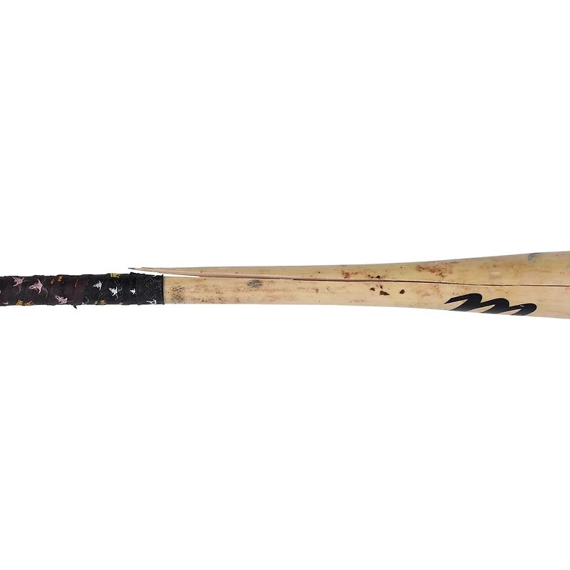 La batte cassée de Tan Marucci, utilisée par José Tena pour les Nationals de Washington, contre les Phillies de Philadelphie, le 29 avril 2025