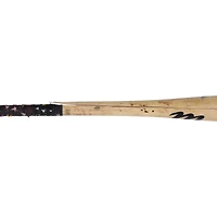 La batte cassée de Tan Marucci, utilisée par José Tena pour les Nationals de Washington, contre les Phillies de Philadelphie, le 29 avril 2025