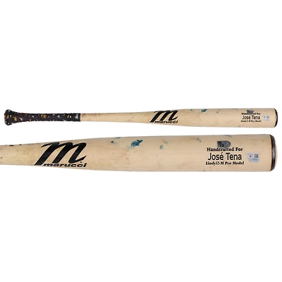La batte cassée de Tan Marucci, utilisée par José Tena pour les Nationals de Washington, contre les Phillies de Philadelphie, le 29 avril 2025