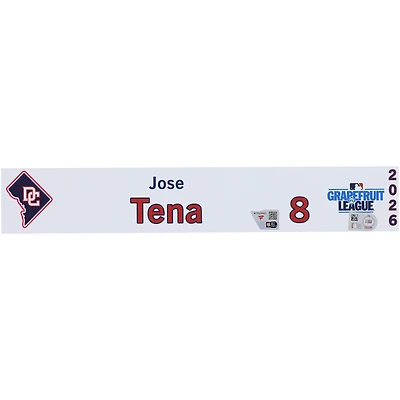 Plaque nominative n° 8 de José Tena, joueur des Nationals de Washington, lors du camp d'entraînement printanier de la MLB 2026