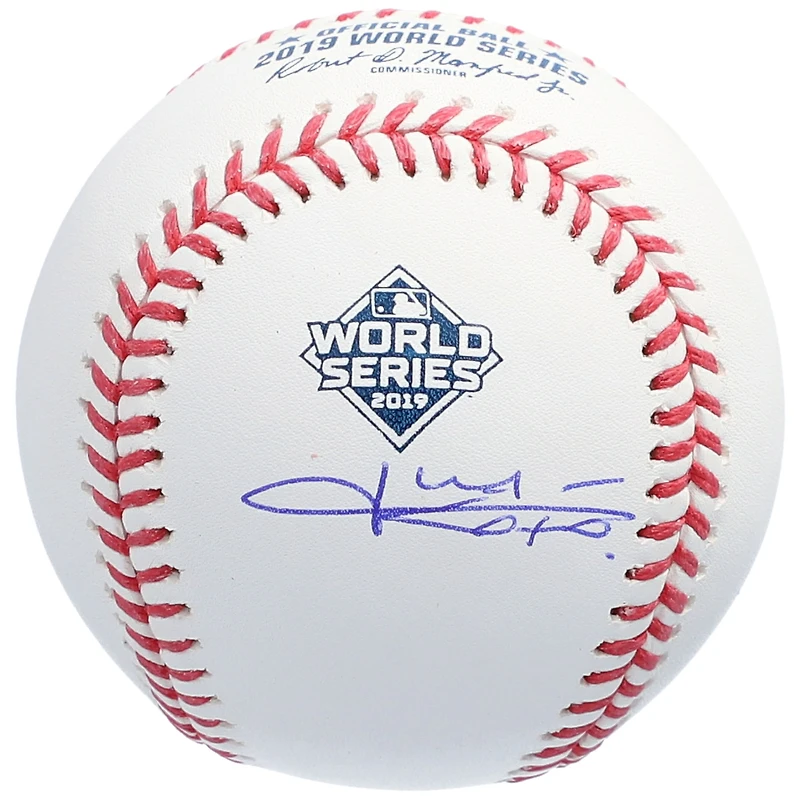 Juan Soto, champion des World Series 2019 de baseball dédicacé par les Nationals de Washington