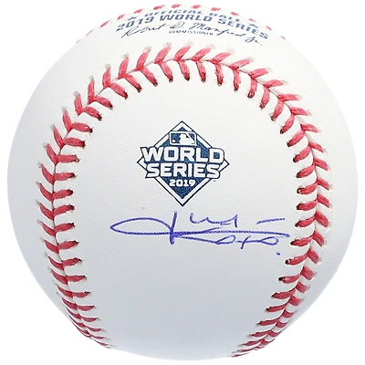 Juan Soto, champion des World Series 2019 de baseball dédicacé par les Nationals de Washington