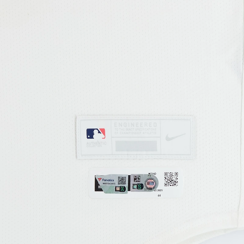 Maillot Nike blanc n° 2 de Luis García Jr., porté par les Nationals de Washington, lors du match contre les Phillies de Philadelphie, le 27 mars 2025